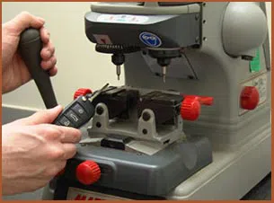 Miami Doors And Lock Miami, FL 305-908-3065 - 14-auto-car-key-cut